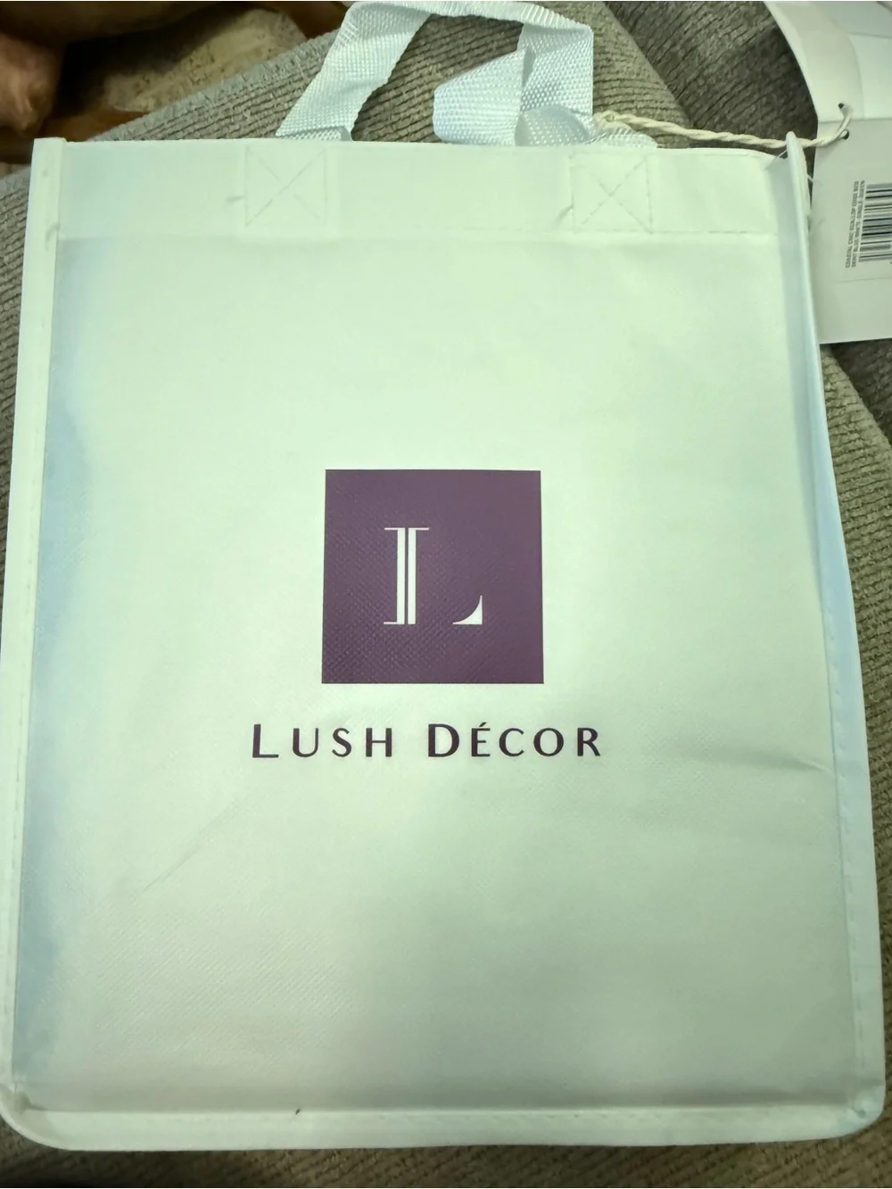 Lush White Scalloped Bedskirt with Tag